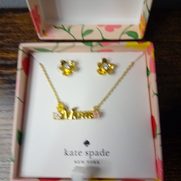 ♠️ Kate Spade ♠️ Women's, MOM 2 Piece Set, Necklace and Earrings w/ Dust Bag, - Picture 4 of 8